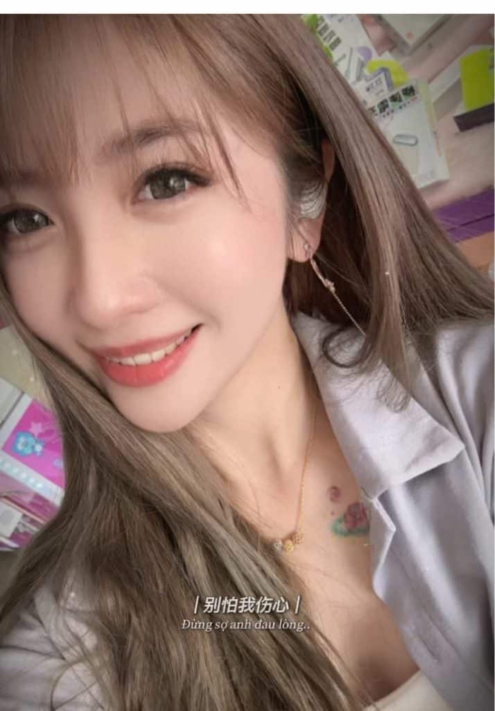 Tiktok (自己愛): Je viens de commander le même plat mais je ne suis pas encore arrivé, je demande un peu de tel