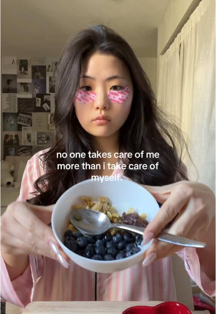 自己愛,Je suis trop occupé à m’aimer, je ne peux pas déranger ma paix assis ici avec ma vitamine
 sur Tiktok