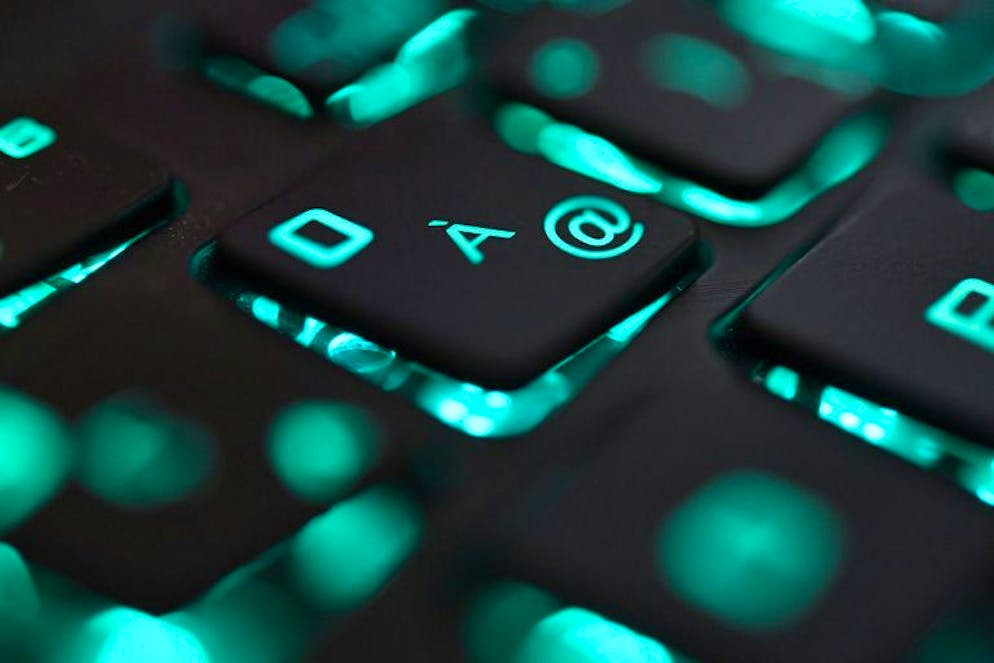 Le fabricant d'un appareil &laquo;intelligent&raquo; de chastet&eacute; masculine a pr&eacute;conis&eacute; l'emploi d'un tournevis pour l'ouvrir en cas de probl&egrave;me, quelques jours apr&egrave;s des mises en garde sur la possibilit&eacute; qu'il puisse &ecirc;tre verrouill&eacute; &agrave; distance par des pirates informatiques