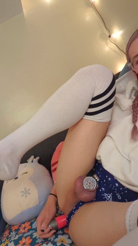 Reddit (*): Je suppose que je jouis seulement comme une fille maintenant 💗