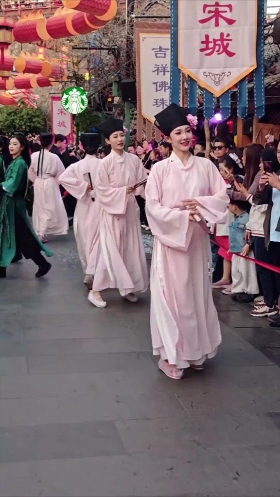 贞洁,Venez voir l’expression finale de Shujie est si mignonne
sur Tiktok