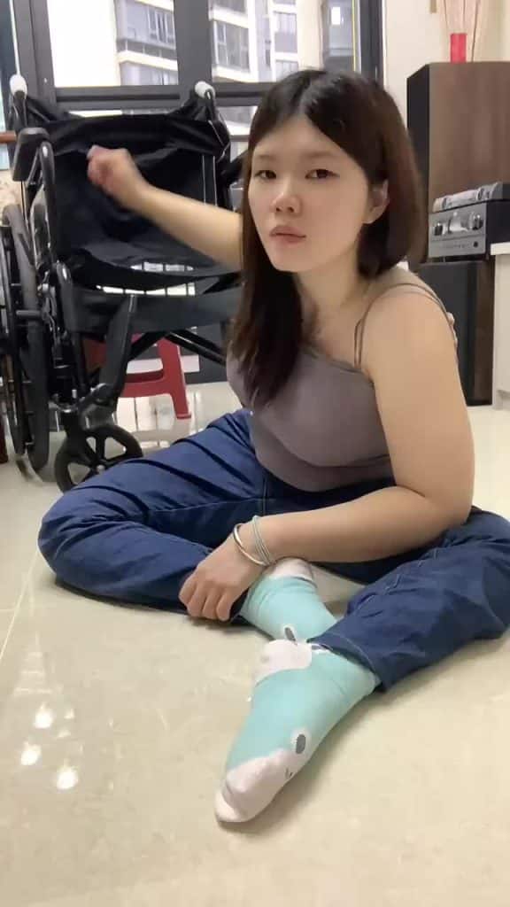 Tiktok (自己愛): Aime la vie, vous aimez, aime le monde une personne avec une paraplégie de haut niveau, travaillez dur pour vivre et partager le monde