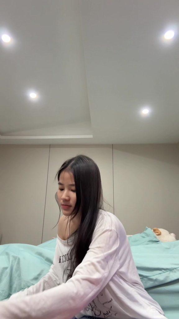 自己愛; Je n’ai rien à regarder, mais je m’aime assez