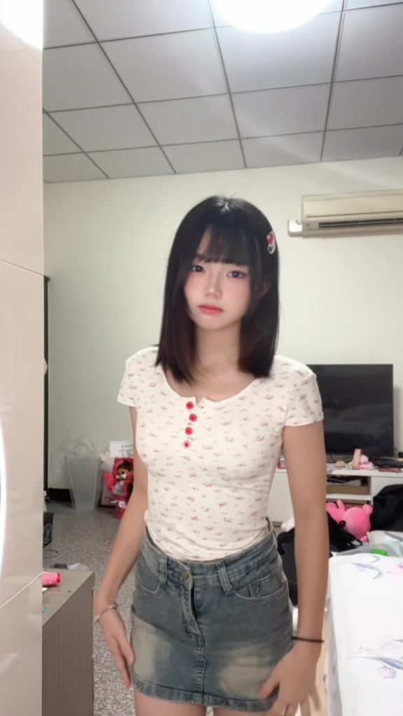 純潔; Je m’en fiche, je pense toujours que ça a l’air bien