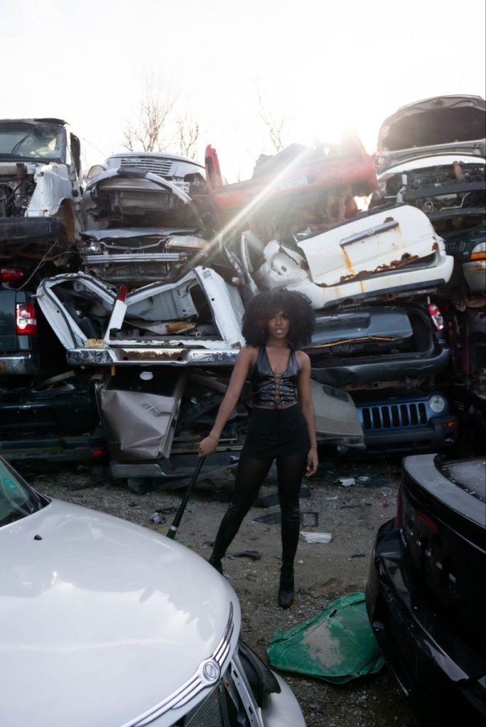 Pinterest (autoerotismo): scrap yard photoshoot