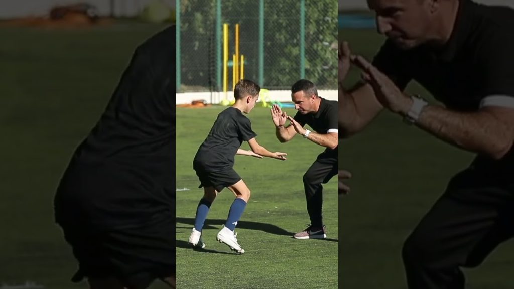 préparation sportive; Exercice de réactivité pour le #football #footballshorts #footballskills