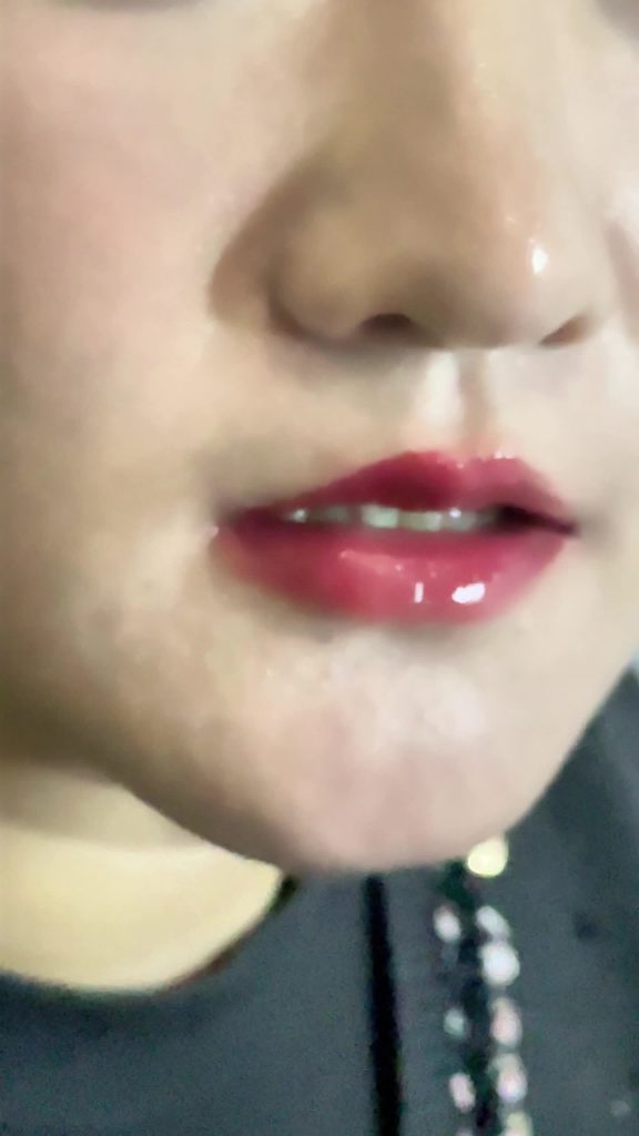 純潔; Rouge à lèvres azkt ultra pur, vérifiez si vous avez votre couleur préférée.