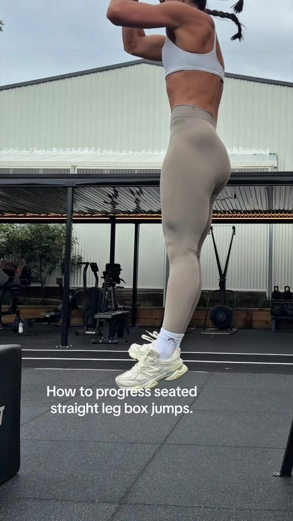 athlete training; Comment progresser dans les sauts en box jambes droites assis La pliométrie est si importante pour