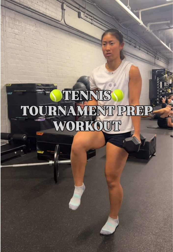 sports preparation; Préparation au tournoi de tennis Nicole s’est enfermée et se prépare pour une autre grande semaine
